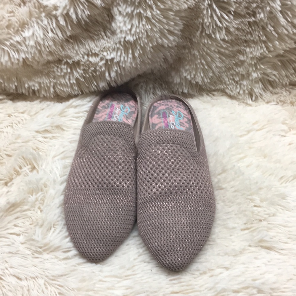 Sketchers mules